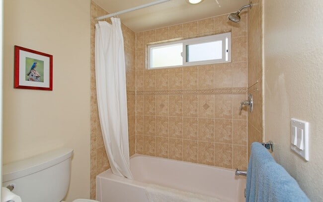 Building Photo - Carlsbad Village Furnished 2 bedroom/2 bath Long Term