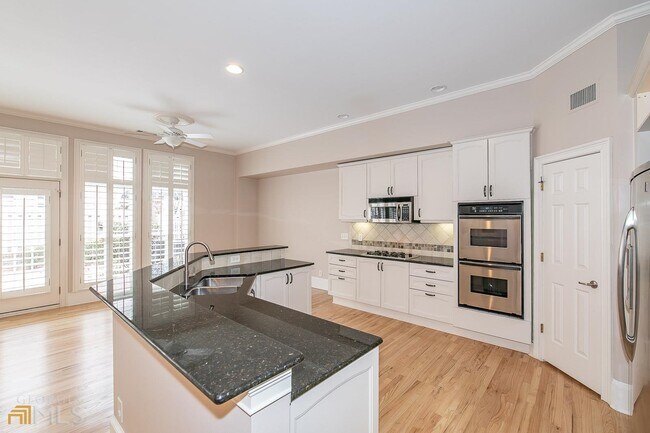 Building Photo - 6221 Spalding Dr