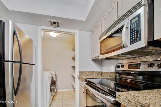 Building Photo - 5104 N 32nd St