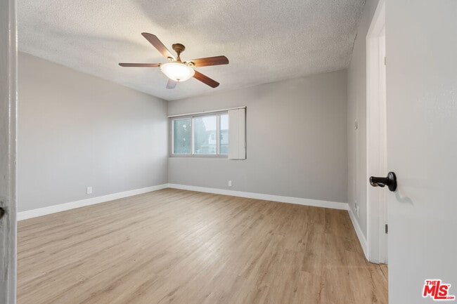 Building Photo - 3212 W 84th Pl