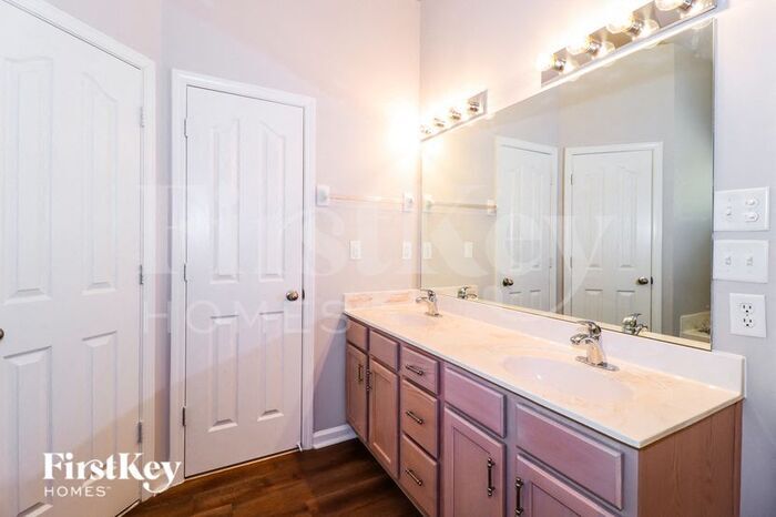 Building Photo - 8570 Griffin Park Dr