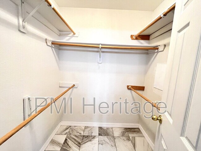 Building Photo - 95 Bassingham Dr