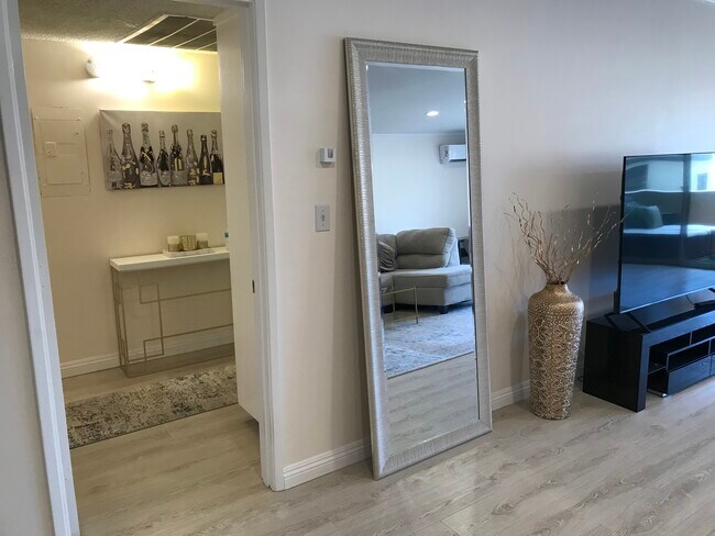 Building Photo - 1299 Cordova St