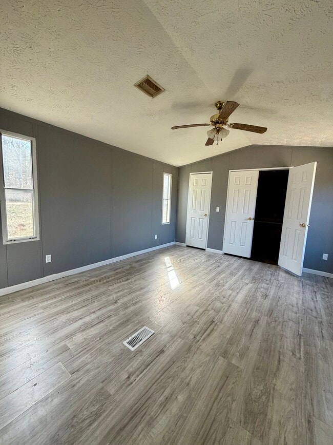 Building Photo - 150 Chips Ct