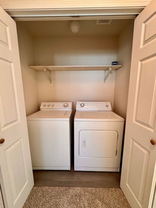 Building Photo - 3 Bedrooms, 2 Bathroom 4-plex; less than 2 miles to MSU