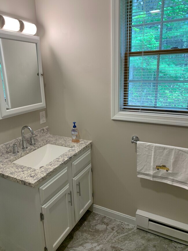 Building Photo - 75 Halifax St