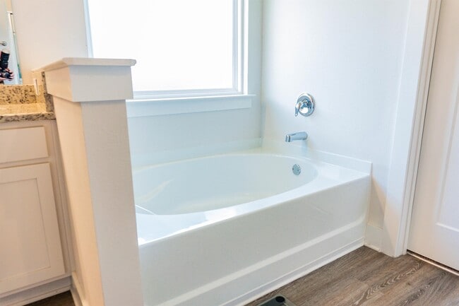 Building Photo - 1109 Shoal River Dr
