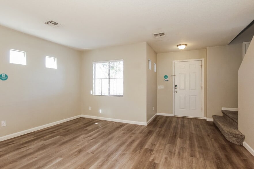 Building Photo - 8345 W Hughes Dr