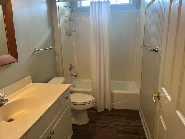 Building Photo - Charming 3BR Home in Rose Hill!