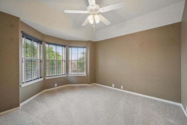 Building Photo - Stunning 4-Bedroom, 3-Bath, 3 Car Garage H...