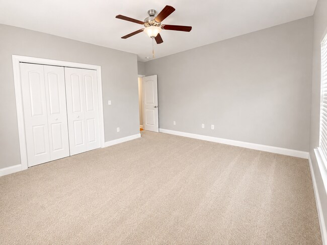 Building Photo - 9181 Abingdon Dr