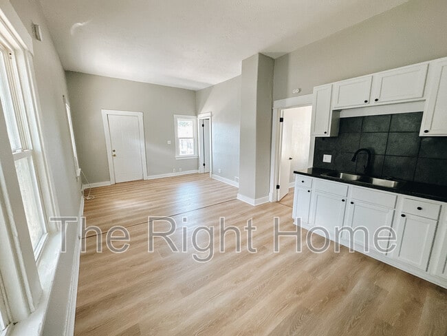 Building Photo - 2519 S 12th St