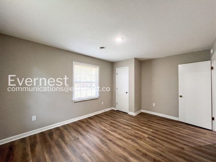 Building Photo - 731 Cumberland Cove