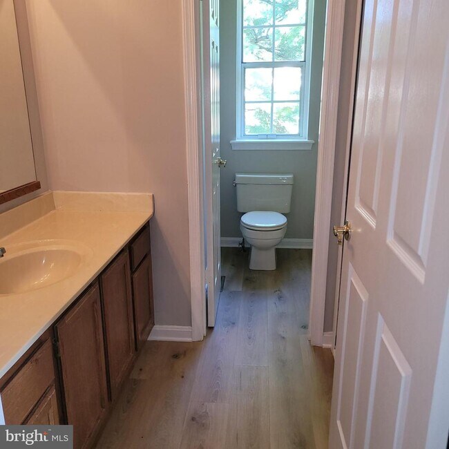 Building Photo - 733 Orley Pl