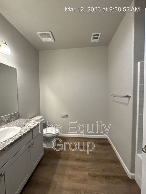 Building Photo - 518 S Summit St