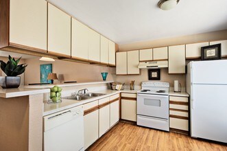 Interior Photo - Z-12272023-River Crossing Townhomes