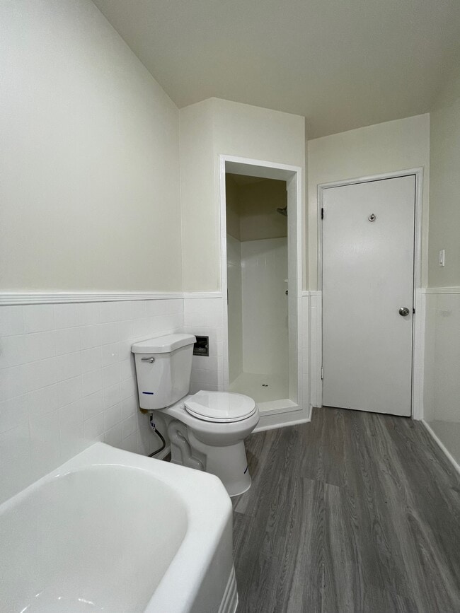 Building Photo - 3905 W 4th St