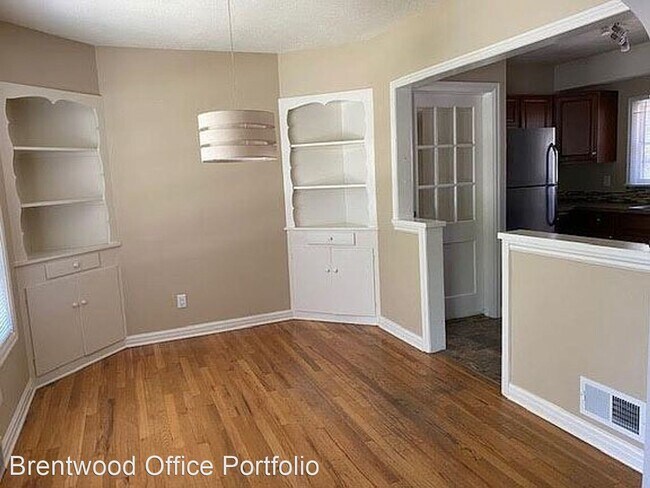 Building Photo - 3 br, 1 bath Apartment - 1302 W Hays St