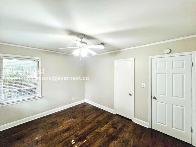 Building Photo - SPECIAL PROMOTION! 3 Bed, 2 Bath Home with Carport / Pet-Friendly / Available Now!