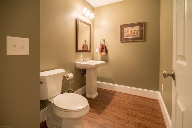 Building Photo - Charming Wyatt Farms Home with Stunning Vi...