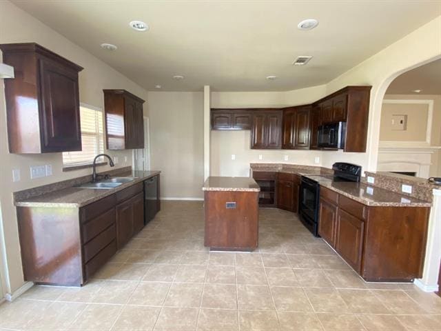 Building Photo - 10908 Middleglen Rd