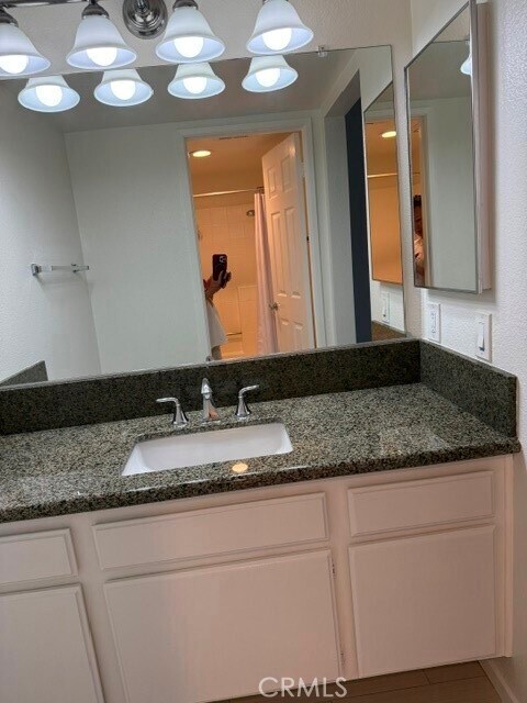 Building Photo - 2800 Plaza del Amo