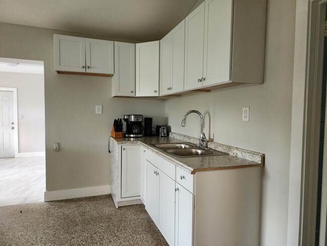Building Photo - 4910 Ralls Dr