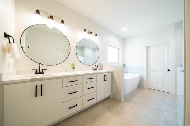 Building Photo - 15112 Matterhorn Lp