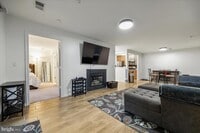 Building Photo - 10010 Vanderbilt Cir