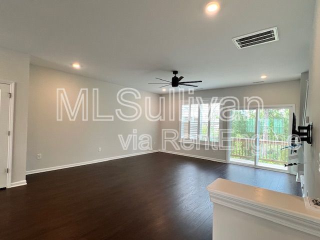 Building Photo - 1105 Commack Dr