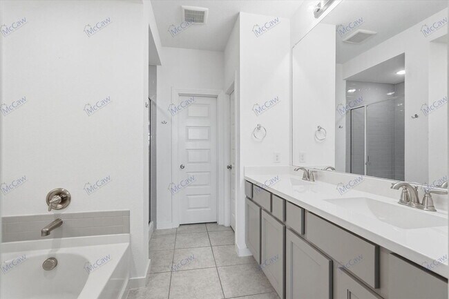 Building Photo - 3960 Chesapeake Ln