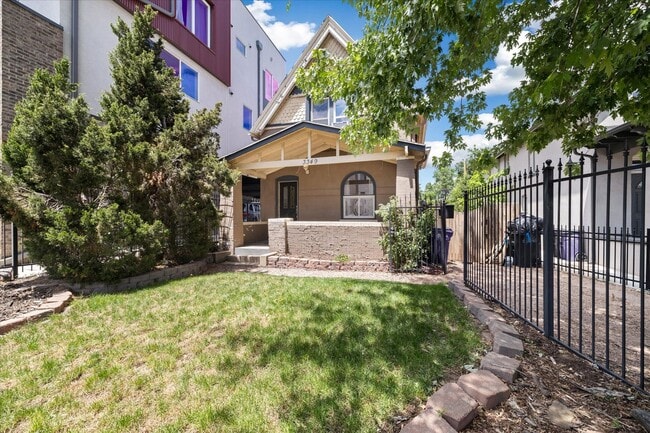 Building Photo - Awesome 3 bedroom, 2 bath home!