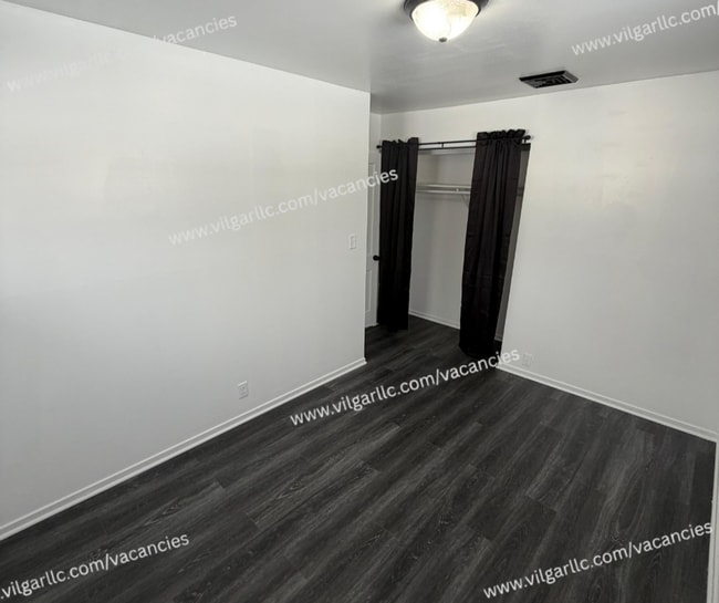 Building Photo - FOR RENT — SPACIOUS 3 BED / 1 BATH HOME