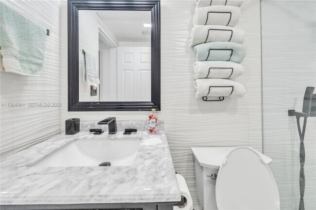 Building Photo - 2501 S Ocean Dr