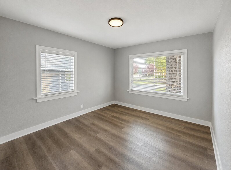 Building Photo - 2374 Shasta Way