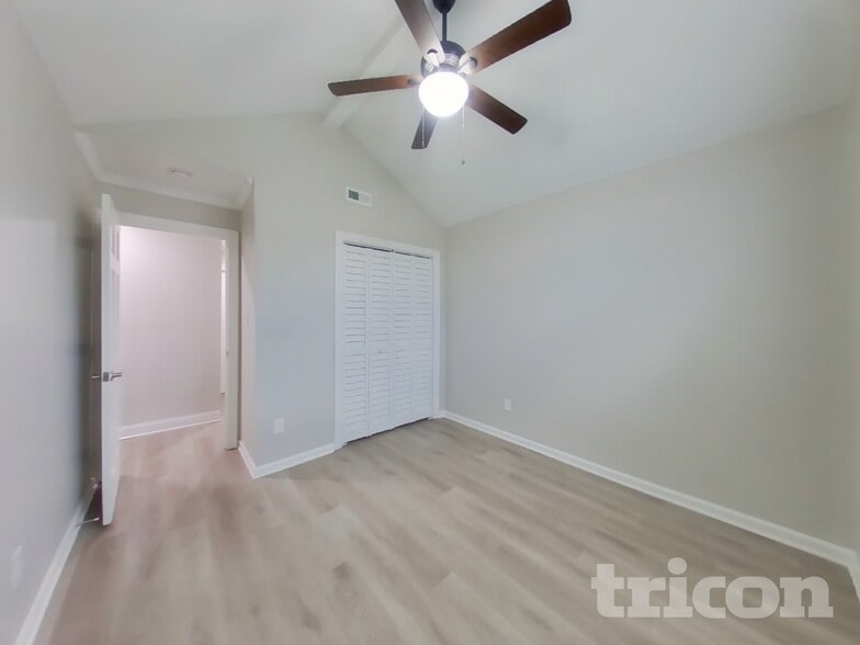 Building Photo - 2501 Haybrook Ln