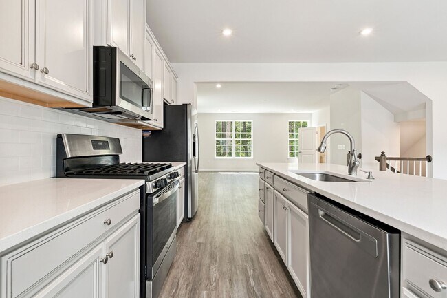 Building Photo - 121 Callowhill Ln
