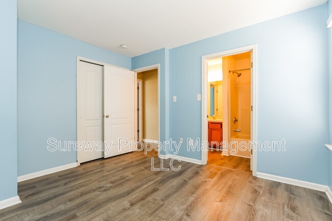 Building Photo - 317 Upas Ave