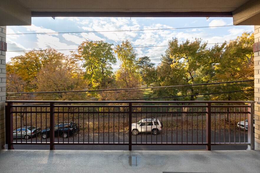 west facing deck - 2240 N Clay St