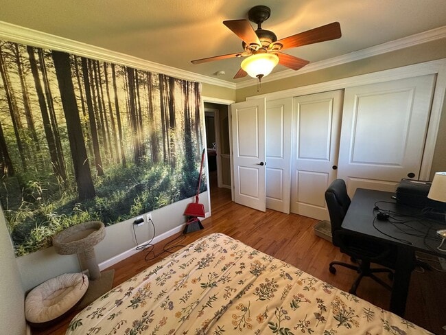 Building Photo - Charming Mayfair Townhome with Private Roof Top Deck- Move in Feb 1st- Flexible Lease Terms!