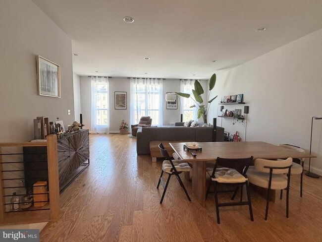 Building Photo - 12305 W Oaks Dr