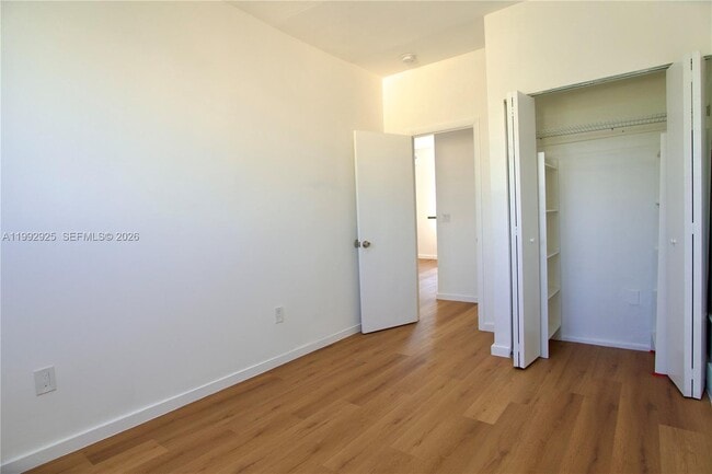 Building Photo - 337 SW 5th Ave