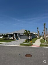 Building Photo - 697 Clearwater Ave