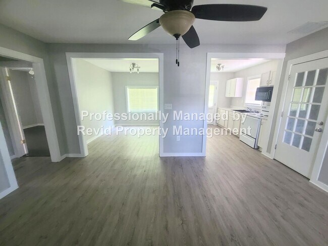 Building Photo - 714 Goodwyn St