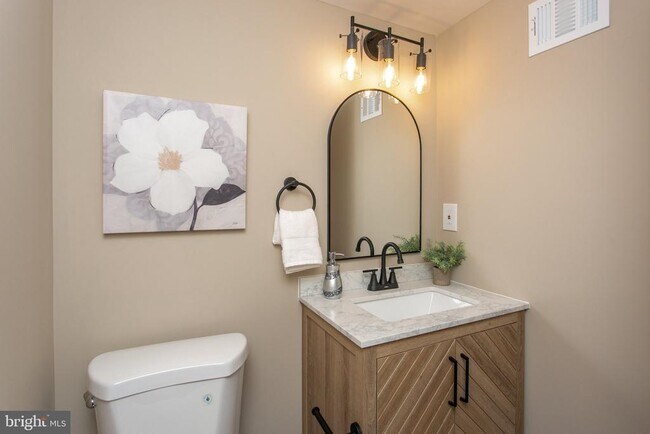 Building Photo - 5026 Preston Ln