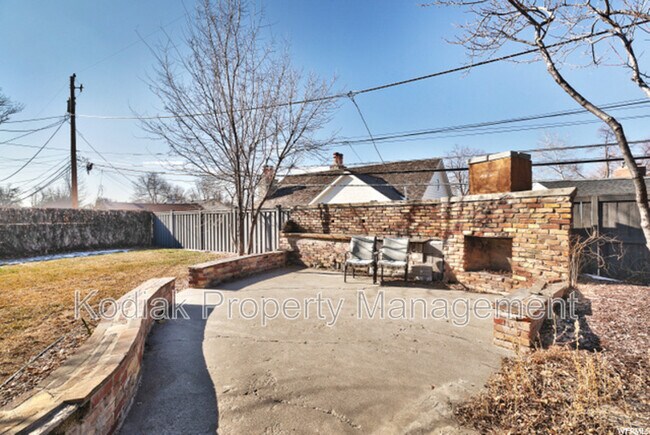Building Photo - 2266 Brentwood Cir