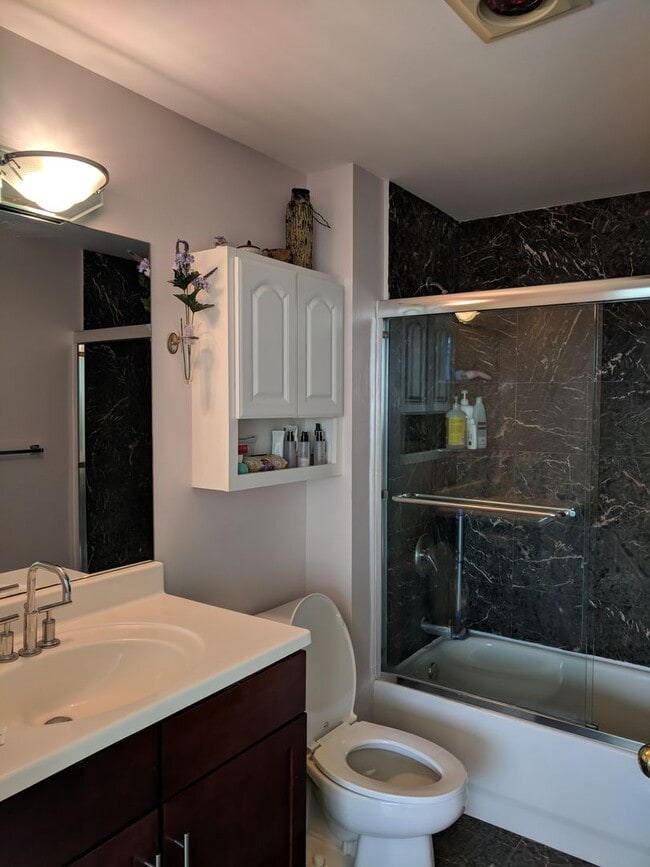 Building Photo - Cambridge 2 BR 2 BA elevator building with parking for Feb 2nd