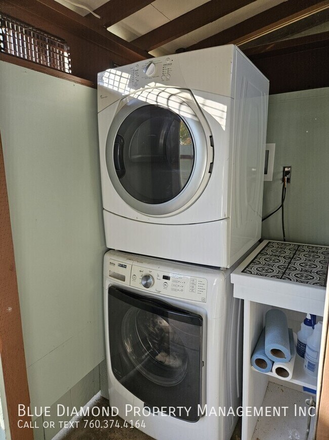 Building Photo - 259 Santa Clara Dr