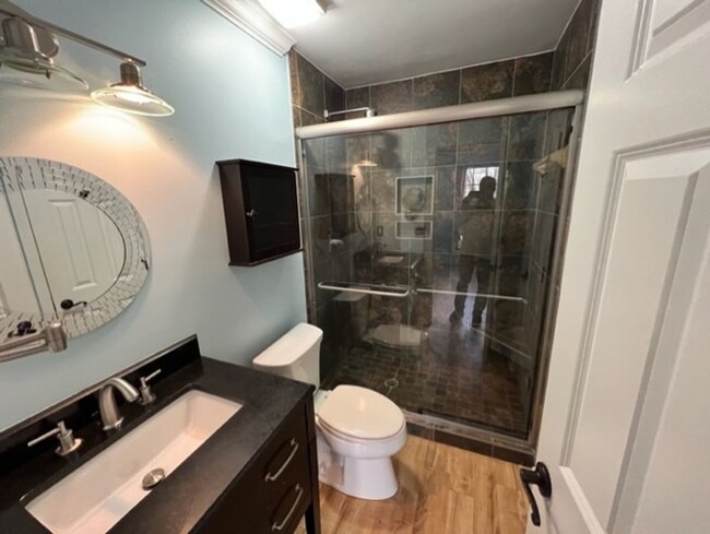 Building Photo - Great Location!! 2 Bedroom Condo