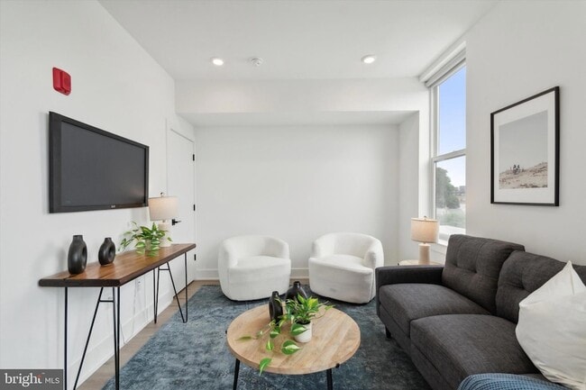 Building Photo - 139 W Chelten Ave